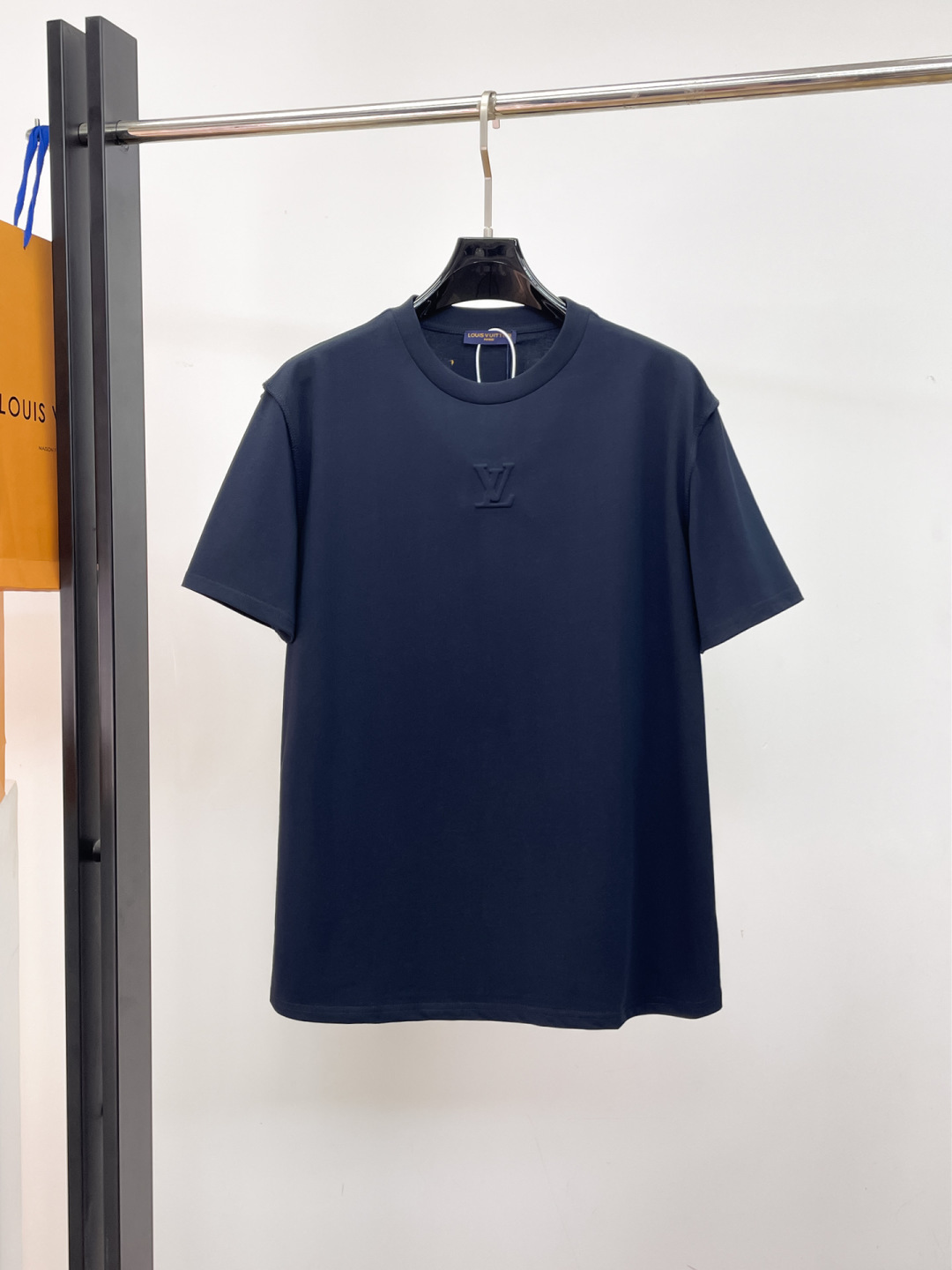入手困難！2026 ルイヴィトン 新作 半袖Tシャツ 偽物
