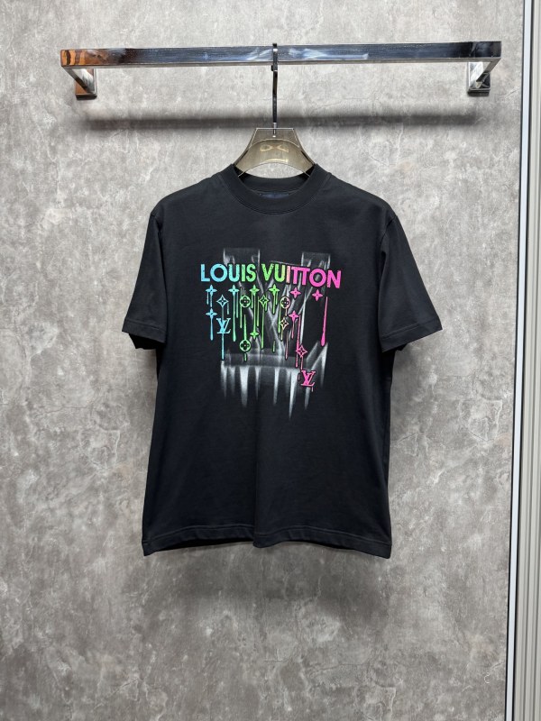 おすすめ 2026 ルイヴィトン 新作 半袖Tシャツ スーパーコピー