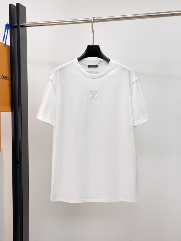 目を惹くカラー 2026 ルイヴィトン 新作 半袖Tシャツ コピー
