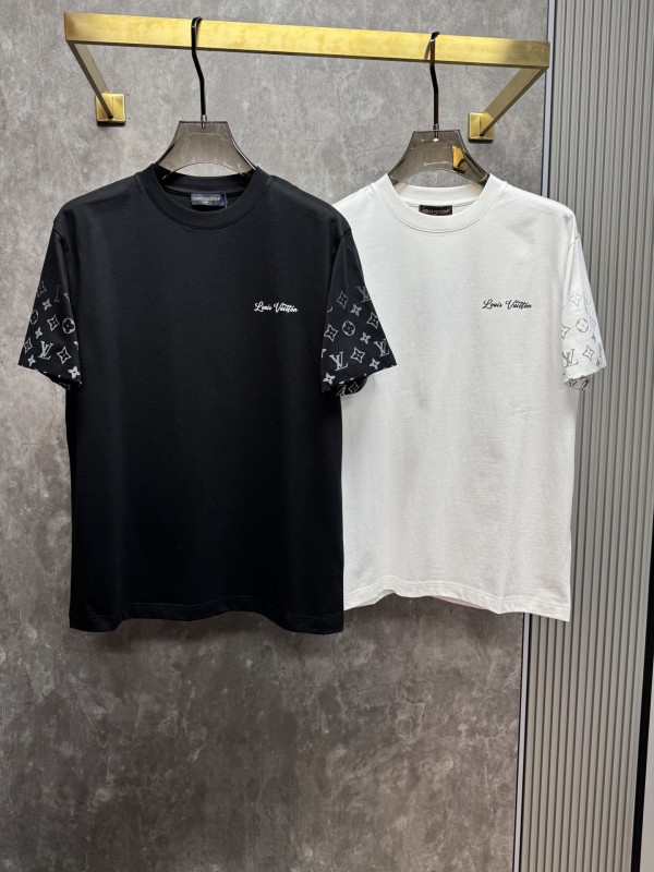 注目アイテム♡ 2026 ルイヴィトン 新作 半袖Tシャツ スーパーコピー 2色