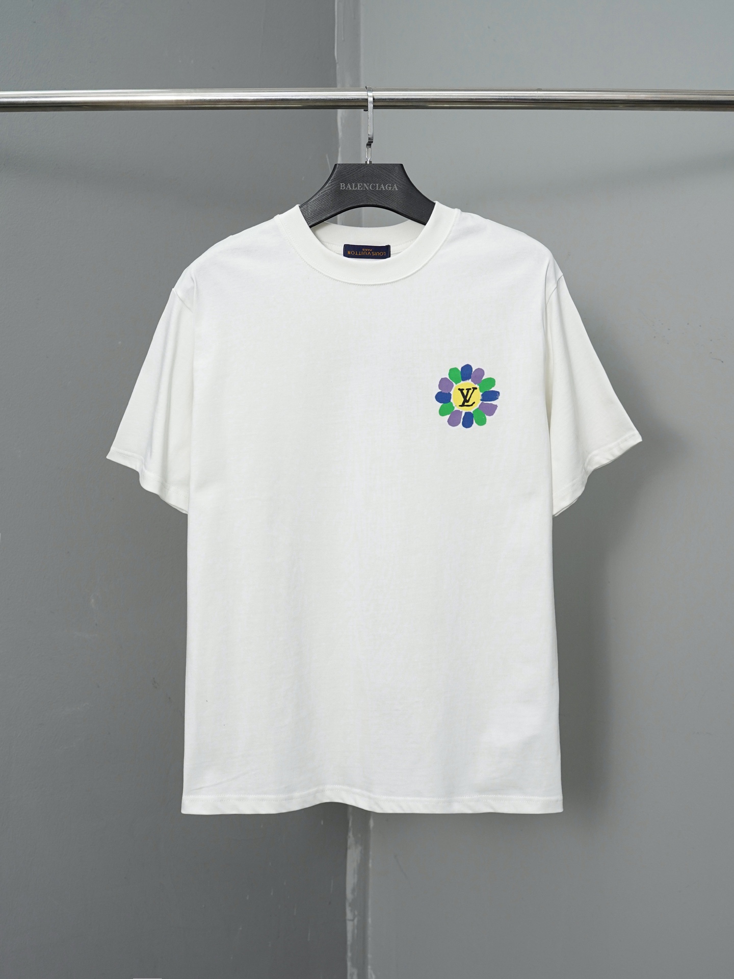 新色登場☆ 2026 ルイヴィトン 新作 半袖Tシャツ コピー