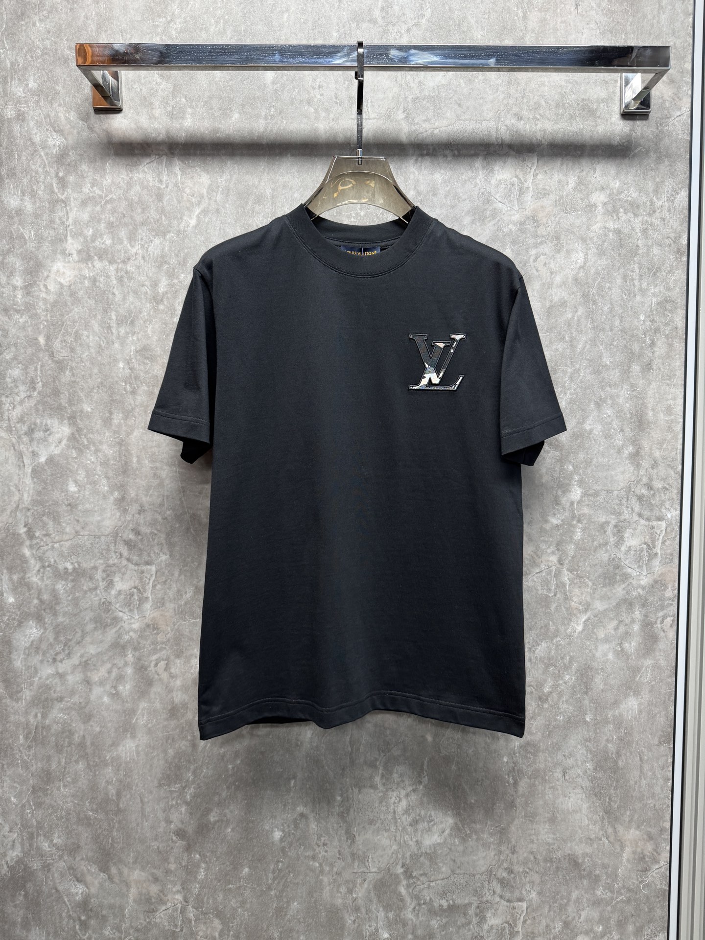 【大特価】2026 ルイヴィトン 新作 半袖Tシャツ スーパーコピー