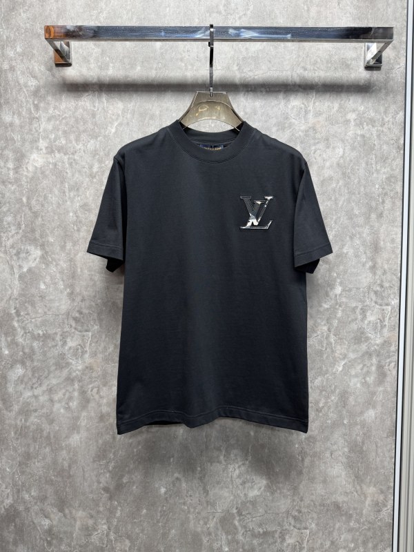 【大特価】2026 ルイヴィトン 新作 半袖Tシャツ スーパーコピー