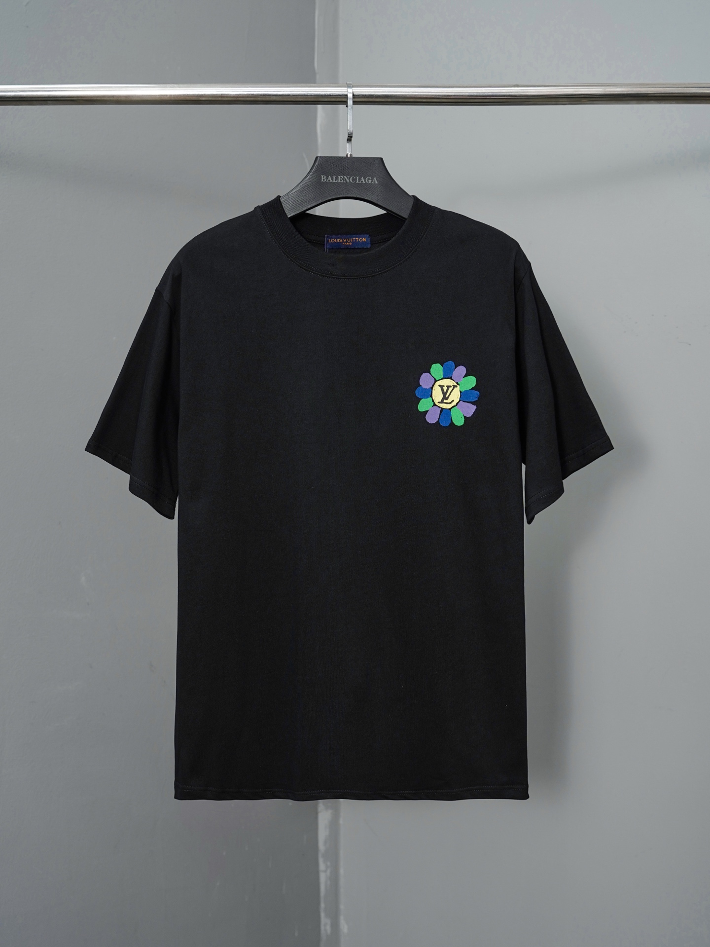 人気No1★ 2026 ルイヴィトン 新作 半袖Tシャツ スーパーコピー