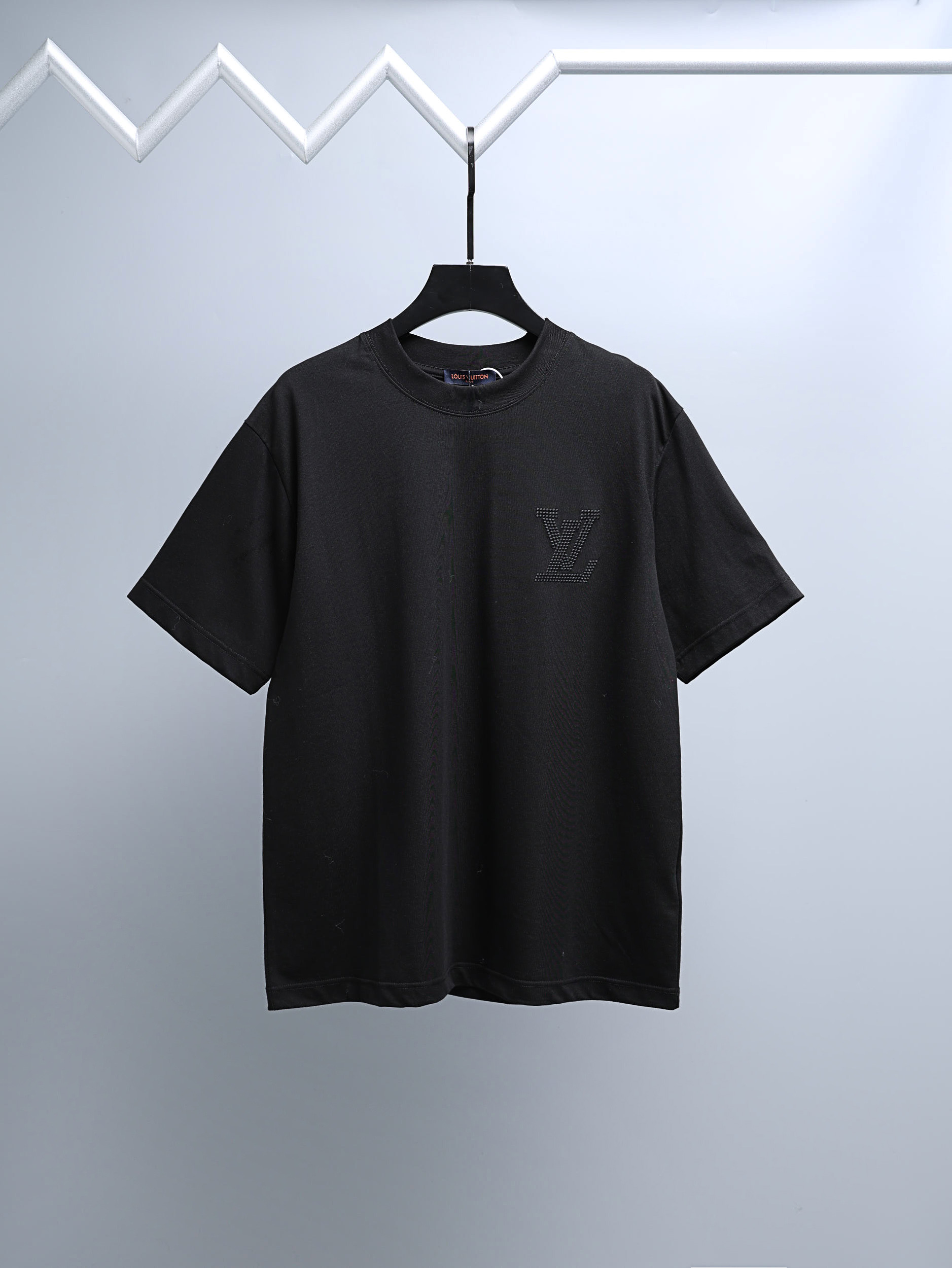 絶対欲しい！2026 ルイヴィトン 新作 半袖Tシャツ スーパーコピー