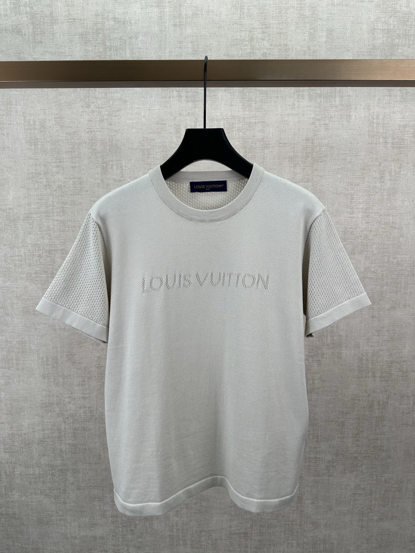 累積売上総額第１位！2026 ルイヴィトン 新作 半袖Tシャツ スーパーコピー