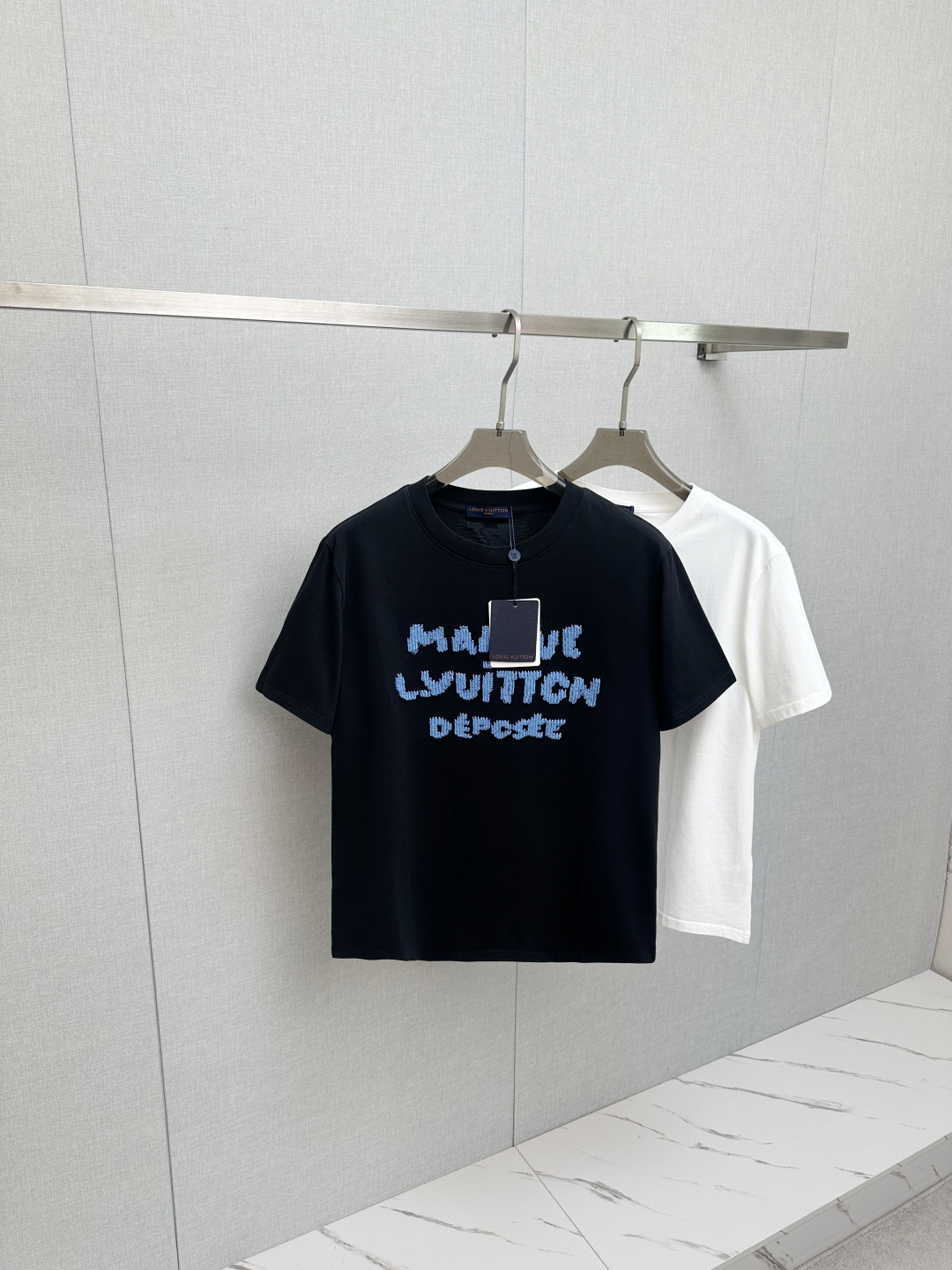 使い勝手良 2026 ルイヴィトン 新作 半袖Tシャツ コピー