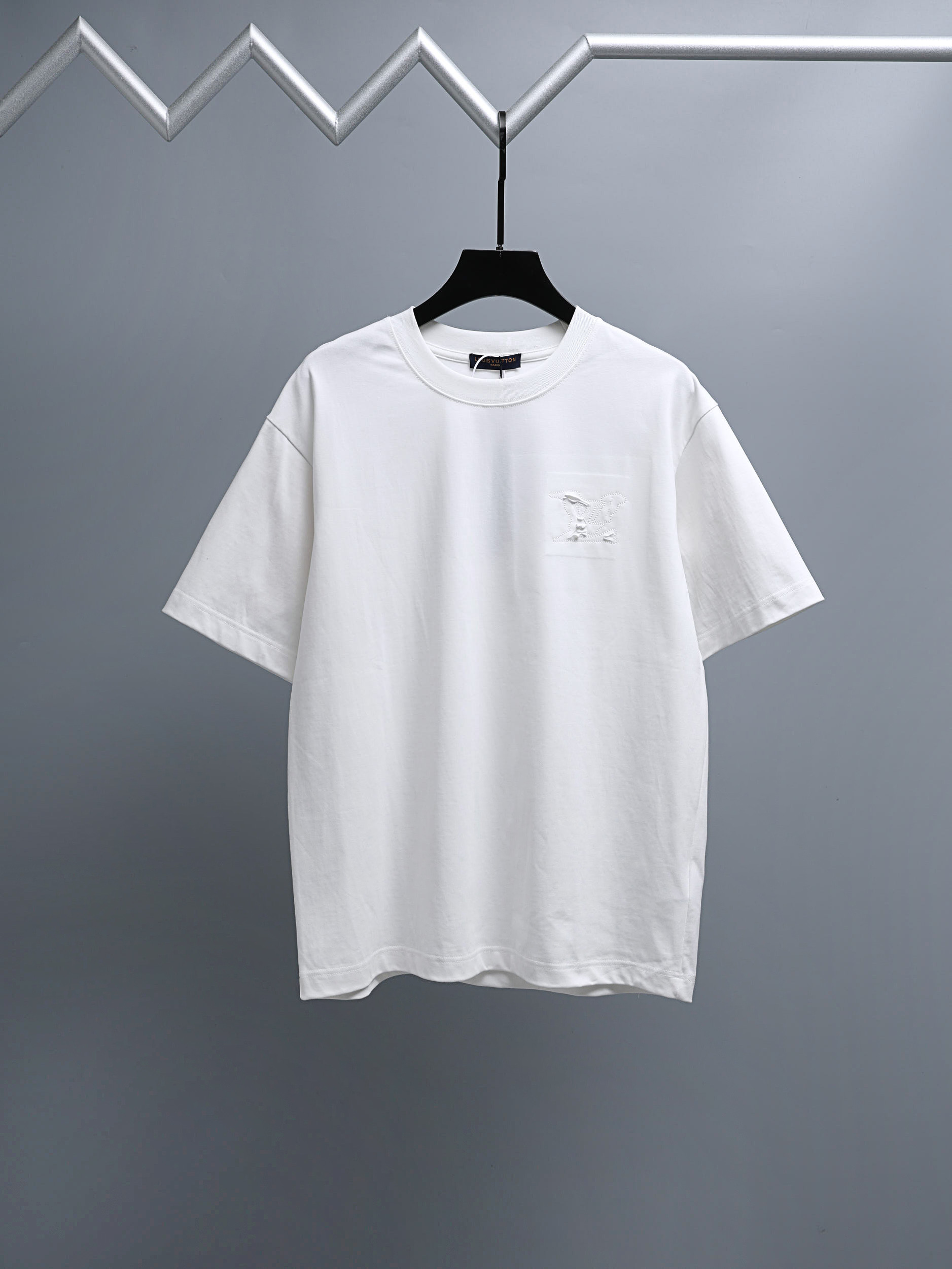 ☆超人気☆ 2026 ルイヴィトン 新作 半袖Tシャツ コピー