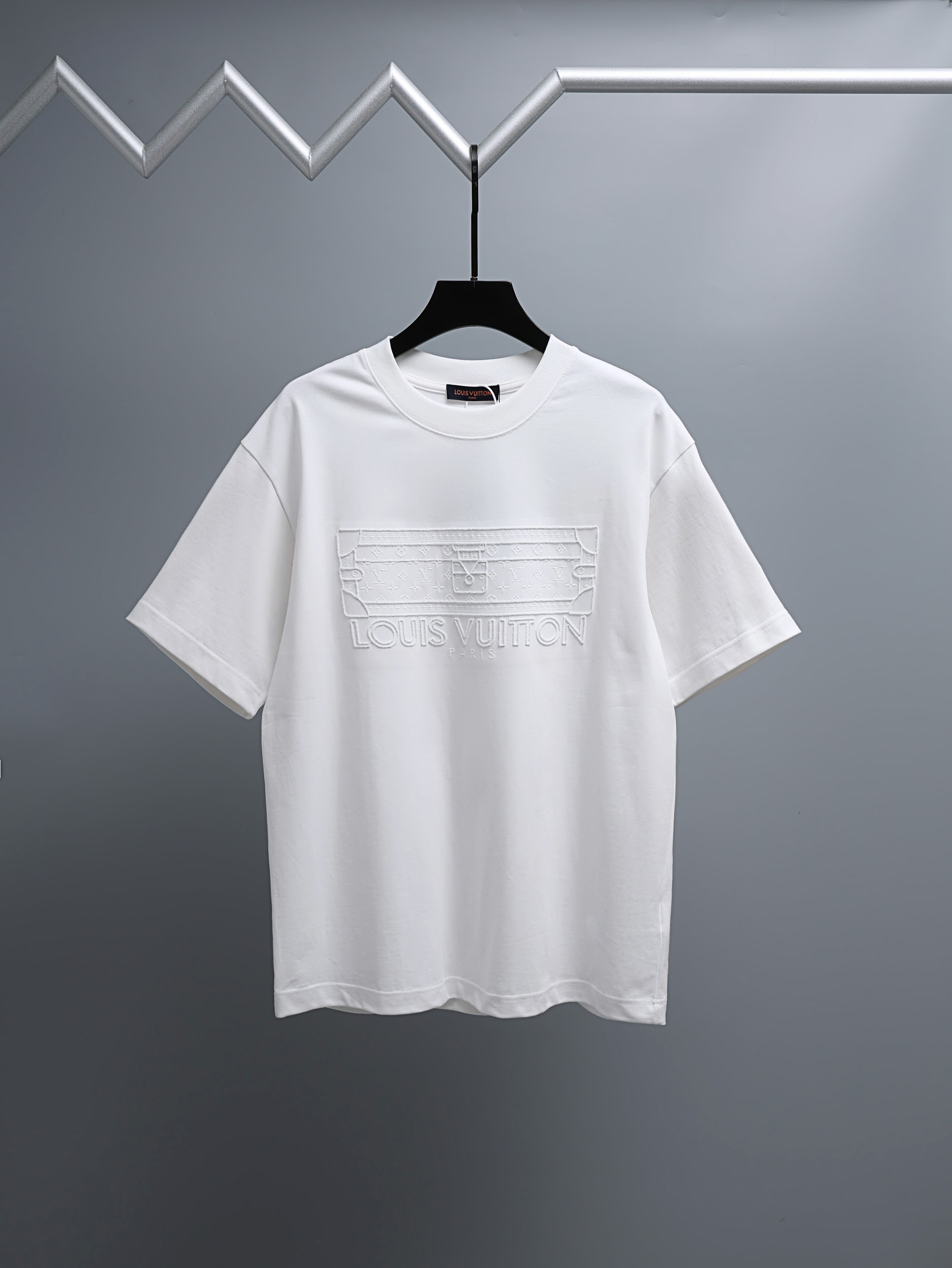 お洒落 2026 ルイヴィトン 新作 半袖Tシャツ スーパーコピー