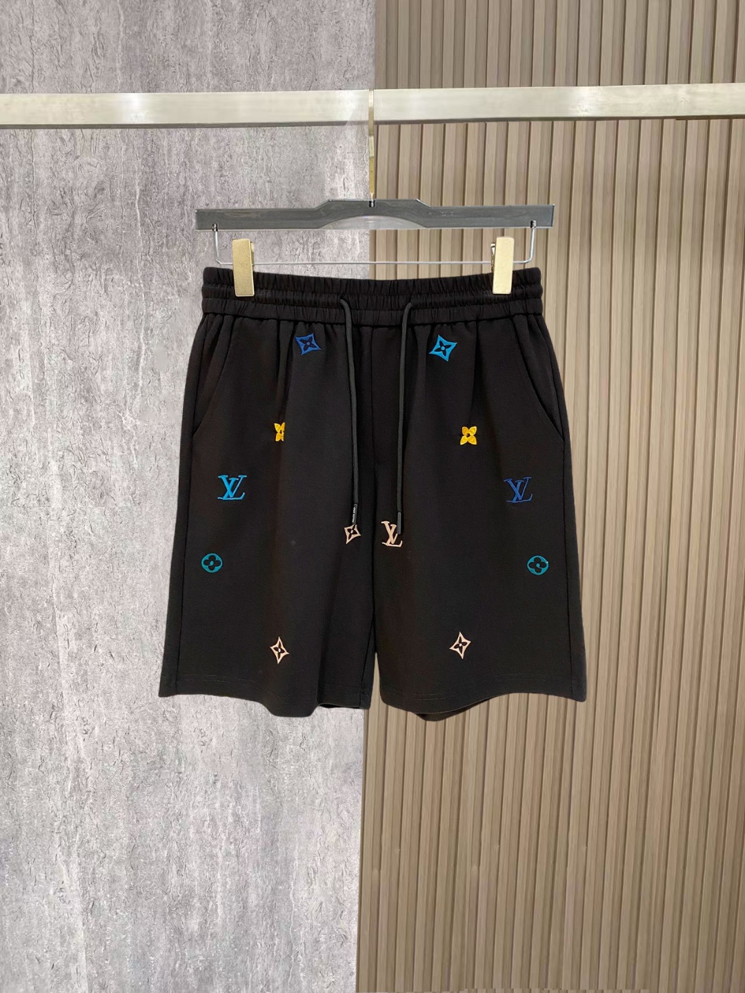 入手困難！2026 ルイヴィトン 新作 ショートパンツ コピー