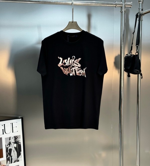 人気No1 2026 ルイヴィトン 新作 半袖Tシャツ コピー