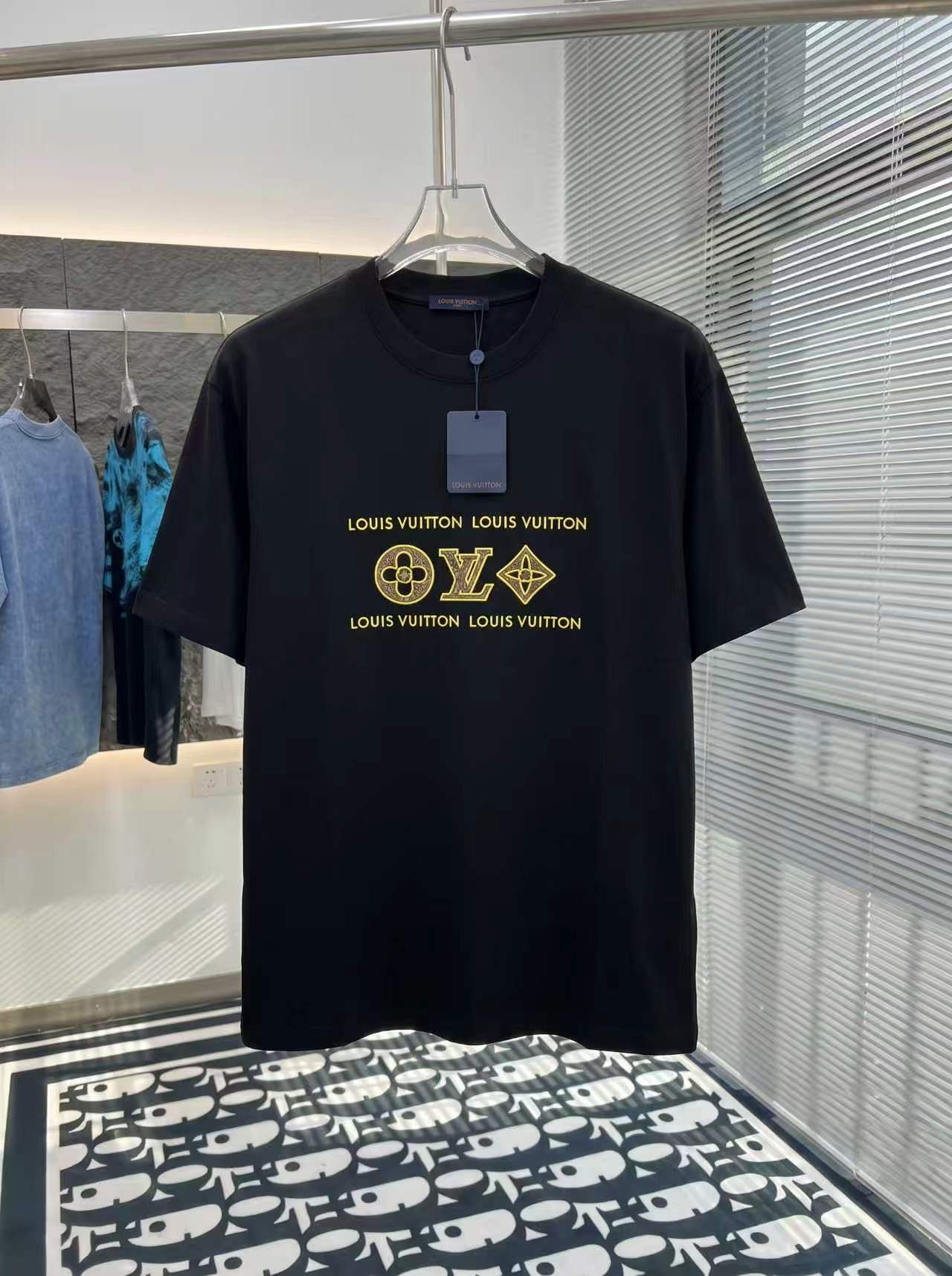 絶対欲しい！2026 ルイヴィトン 新作 半袖Tシャツ スーパーコピー