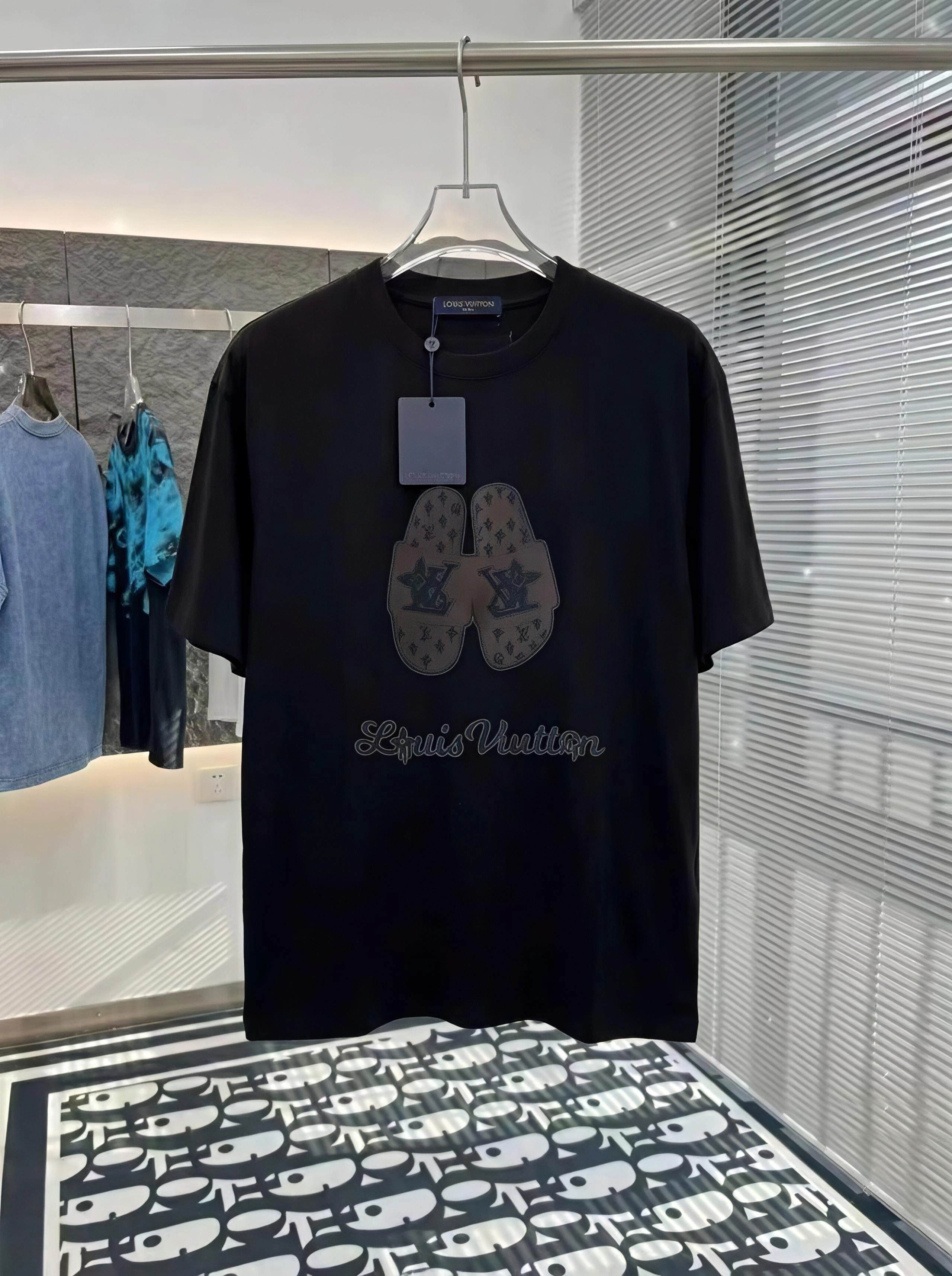 【即発】★ 2026 ルイヴィトン 新作 半袖Tシャツ スーパーコピー