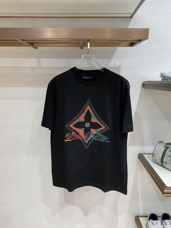 絶対欲しい！2026 ルイヴィトン 新作 半袖Tシャツ スーパーコピー