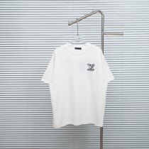 新色登場☆ 2026 ルイヴィトン 新作 半袖Tシャツ コピー