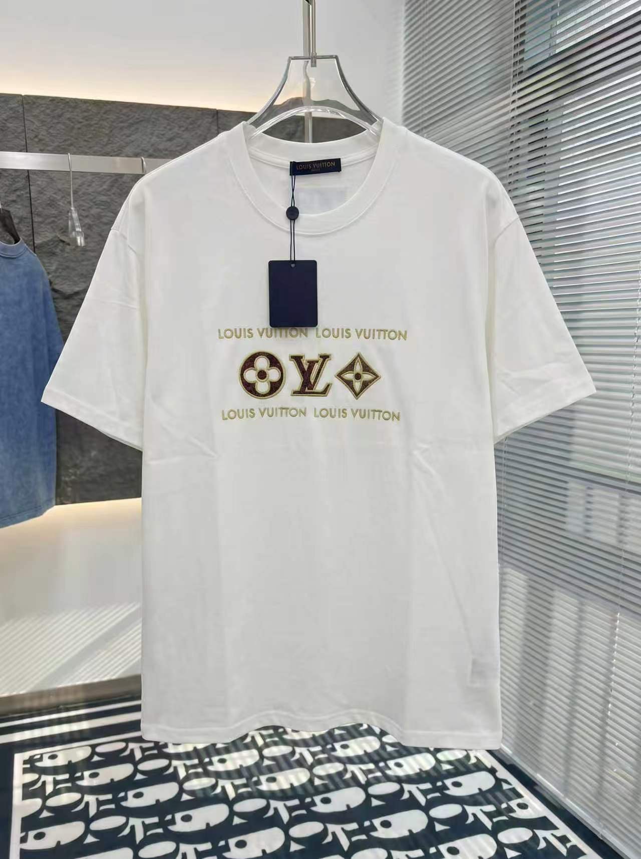 【使い勝手抜群】2026 ルイヴィトン 新作 半袖Tシャツ 偽物