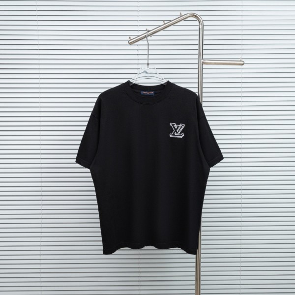 入手困難品！2026 ルイヴィトン 新作 半袖Tシャツ 偽物