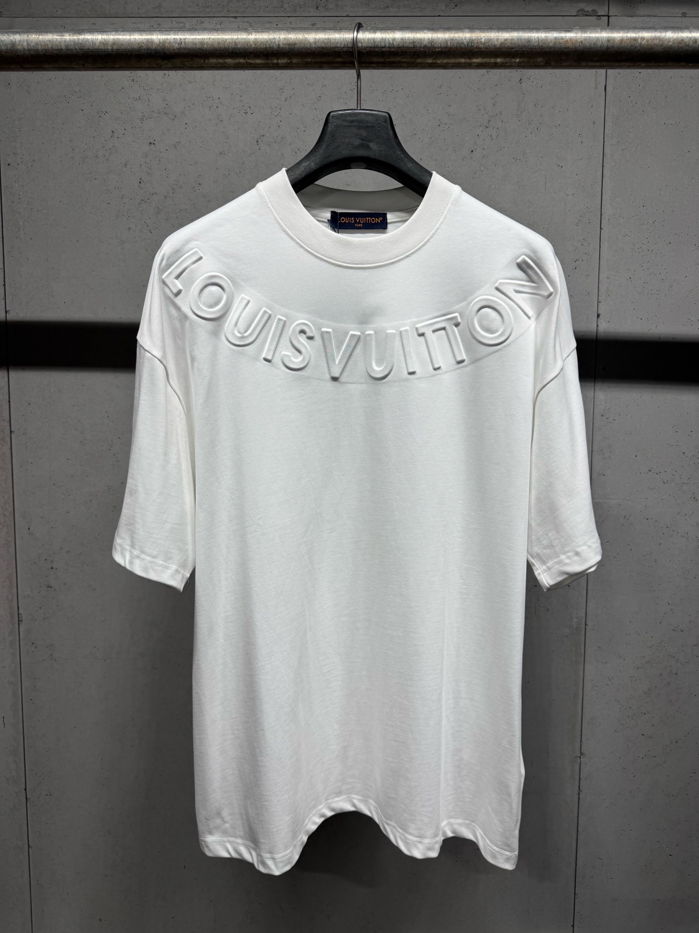 絶対欲しい！2026 ルイヴィトン 新作 半袖Tシャツ コピー