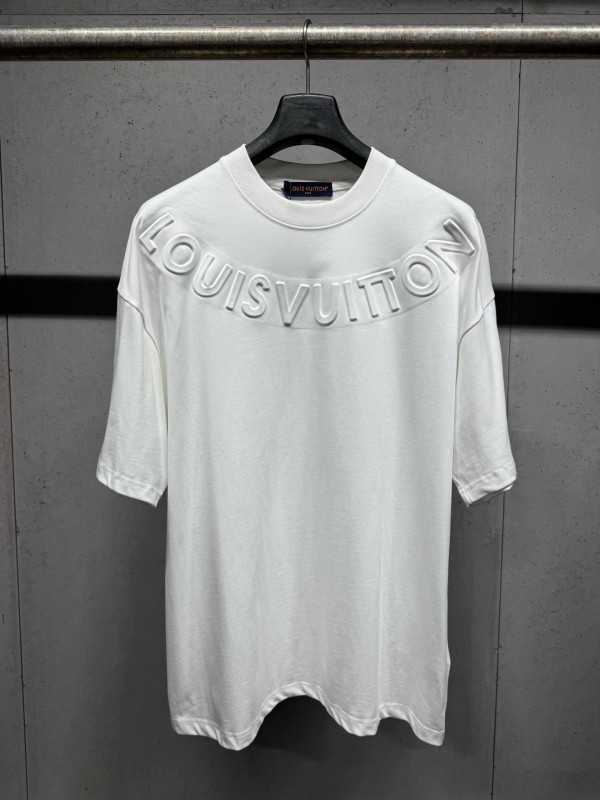 絶対欲しい！2026 ルイヴィトン 新作 半袖Tシャツ コピー