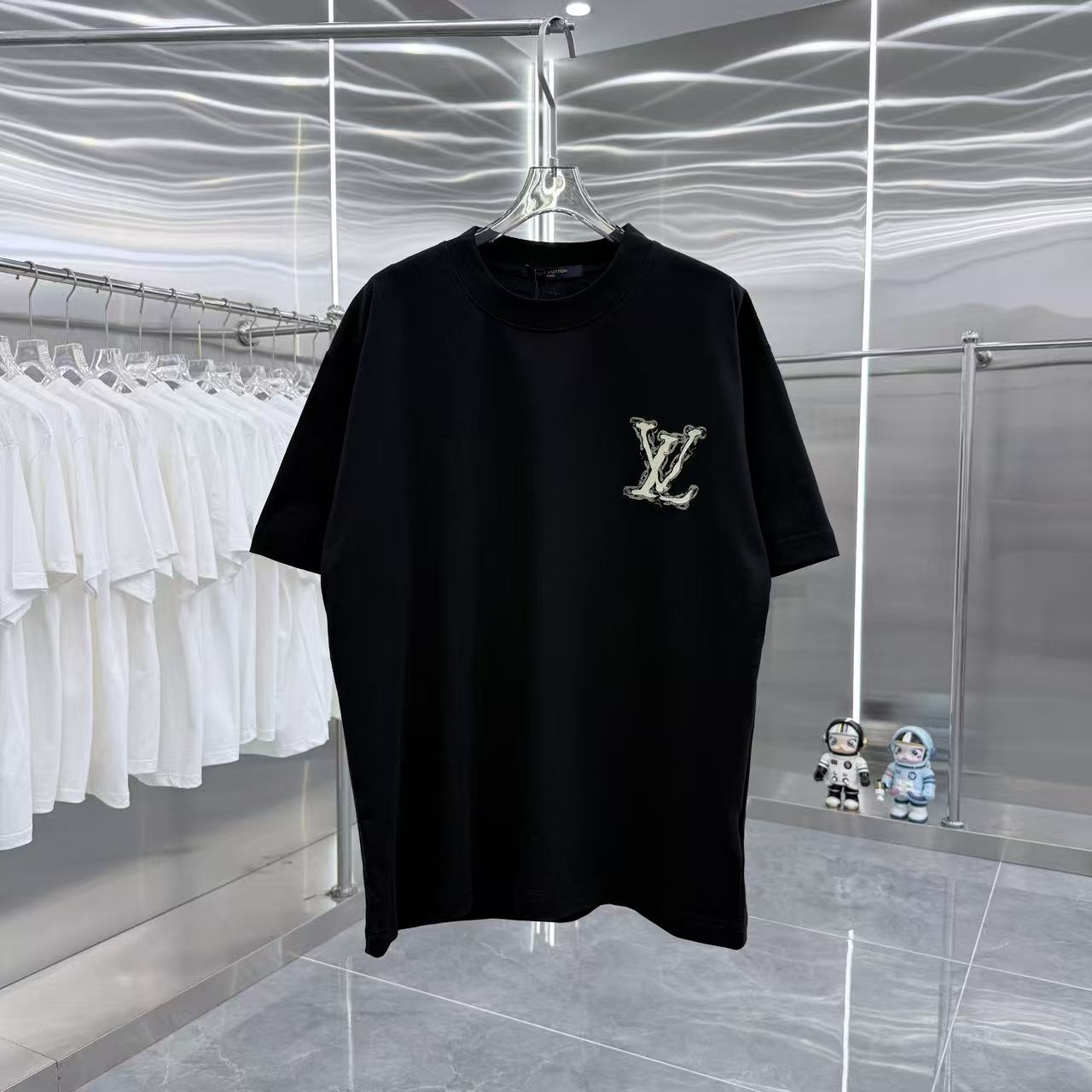 【大特価】2026 ルイヴィトン 新作 半袖Tシャツ スーパーコピー