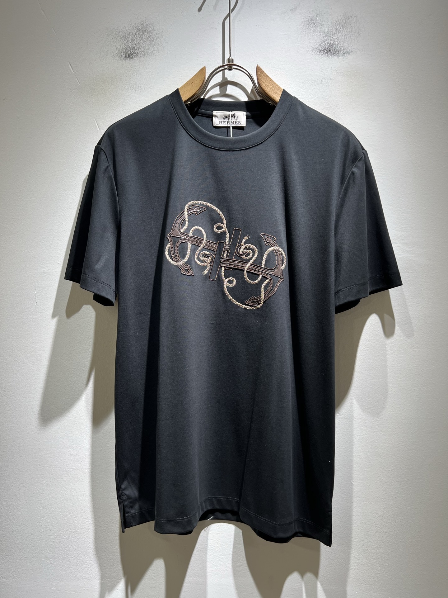 人気No1★ 2026 エルメス 新作 半袖Tシャツ 偽物