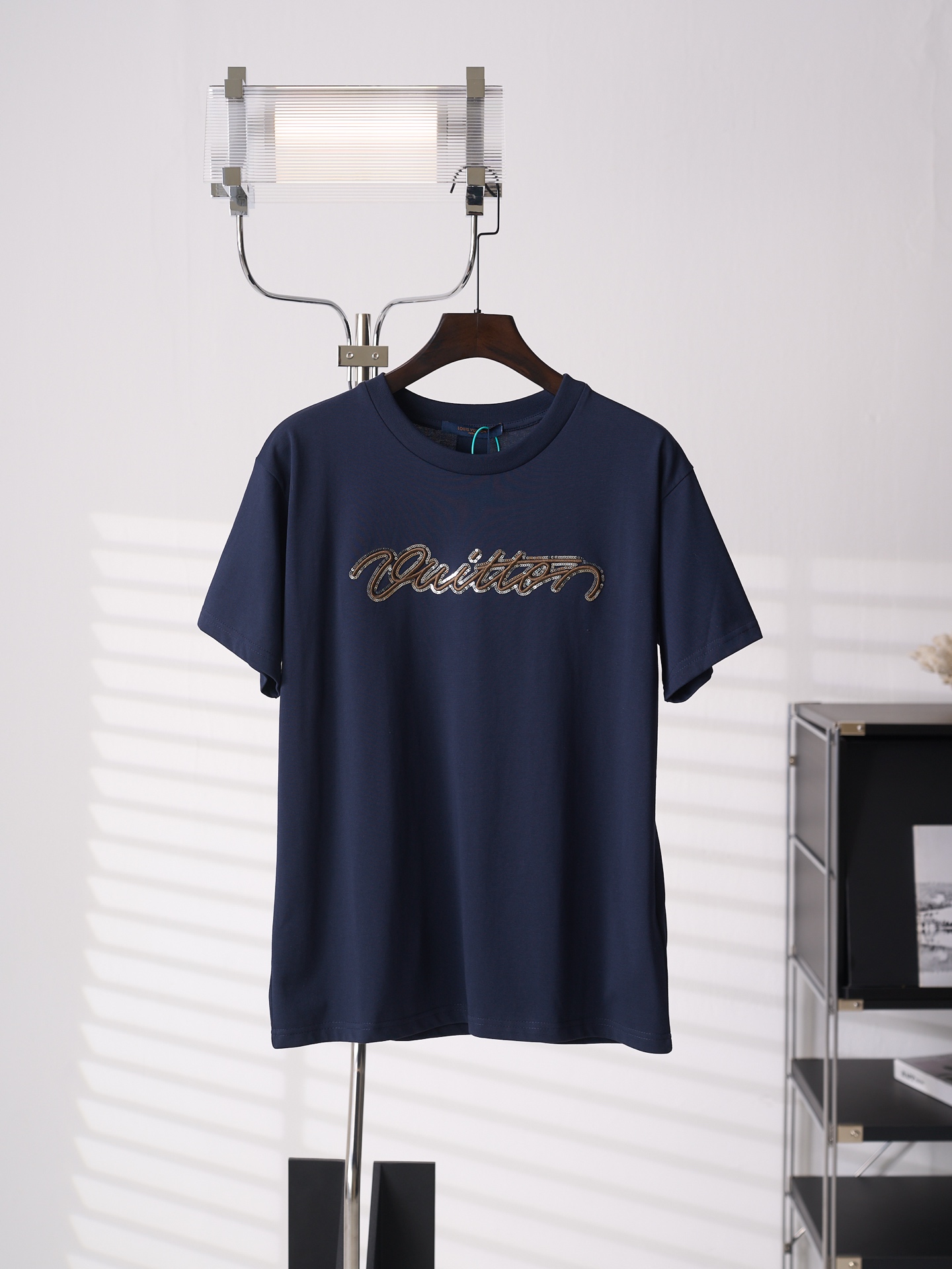 すぐ届く 2026 ルイヴィトン 新作 半袖Tシャツ 偽物