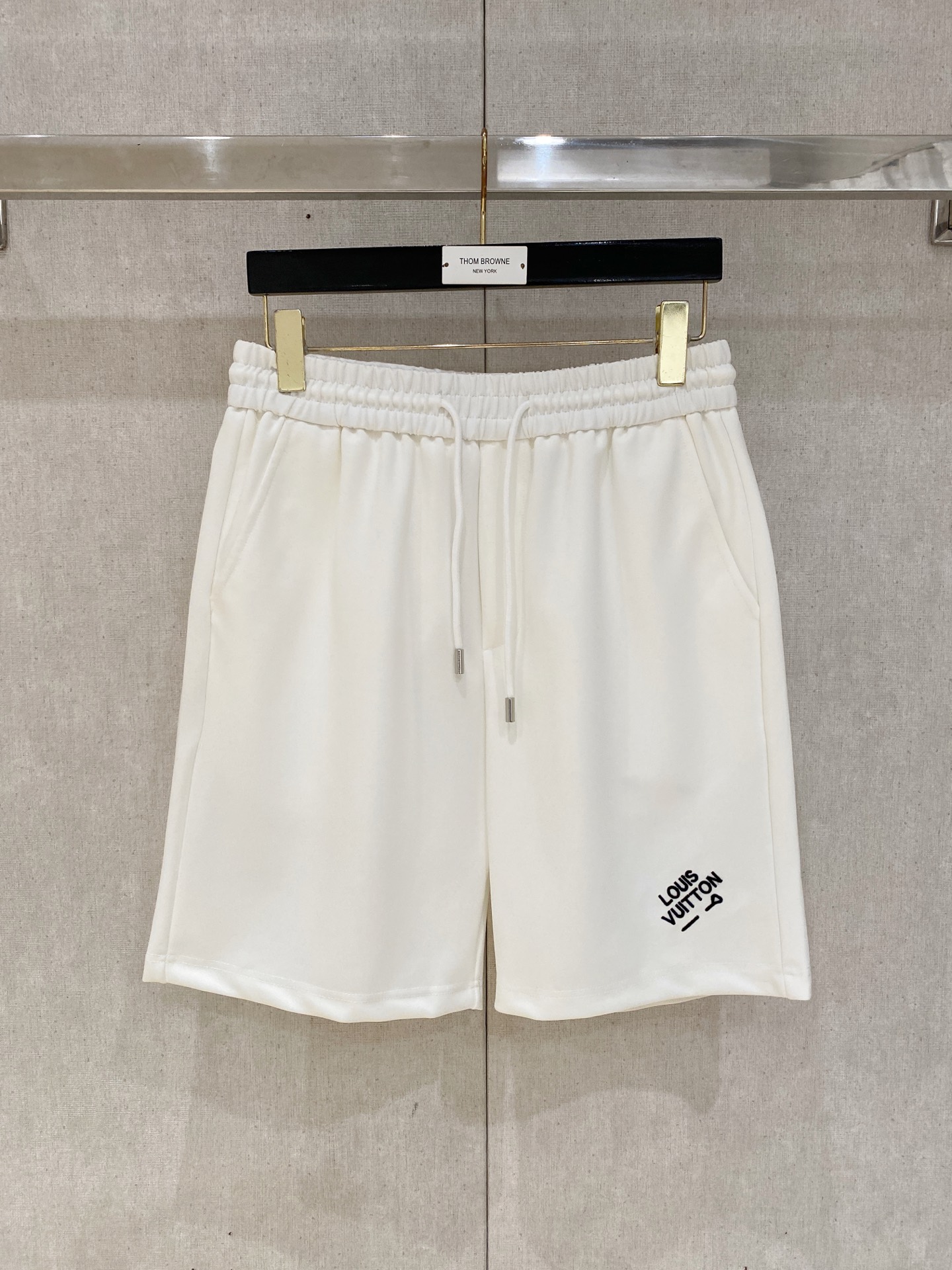 完売必至 2026 ルイヴィトン 新作 ショートパンツ 偽物