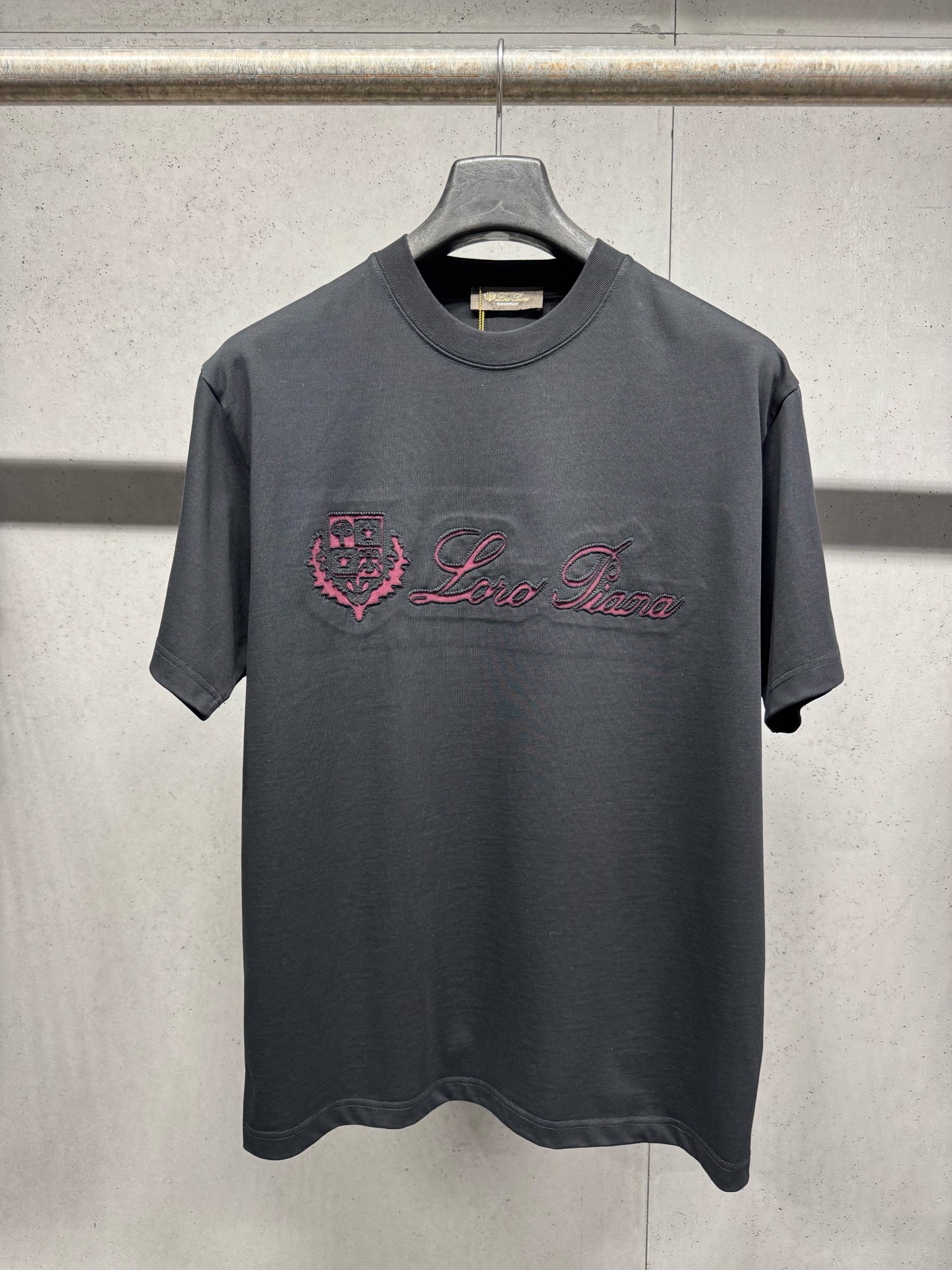 入手困難！2026 ルイヴィトン 新作 半袖Tシャツ コピー