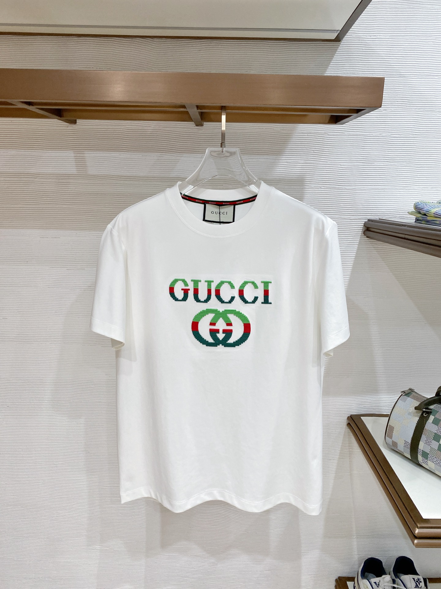 入手困難品！2026 グッチ 新作 半袖Tシャツ 偽物