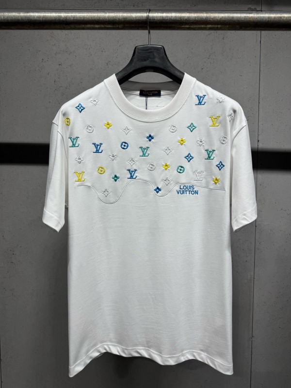 日本未入荷 2026 ルイヴィトン 新作 半袖Tシャツ コピー