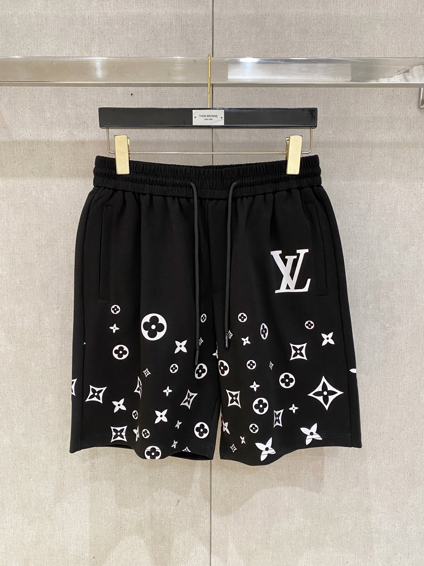 累積売上総額第１位！2026 ルイヴィトン 新作 ショートパンツ 偽物