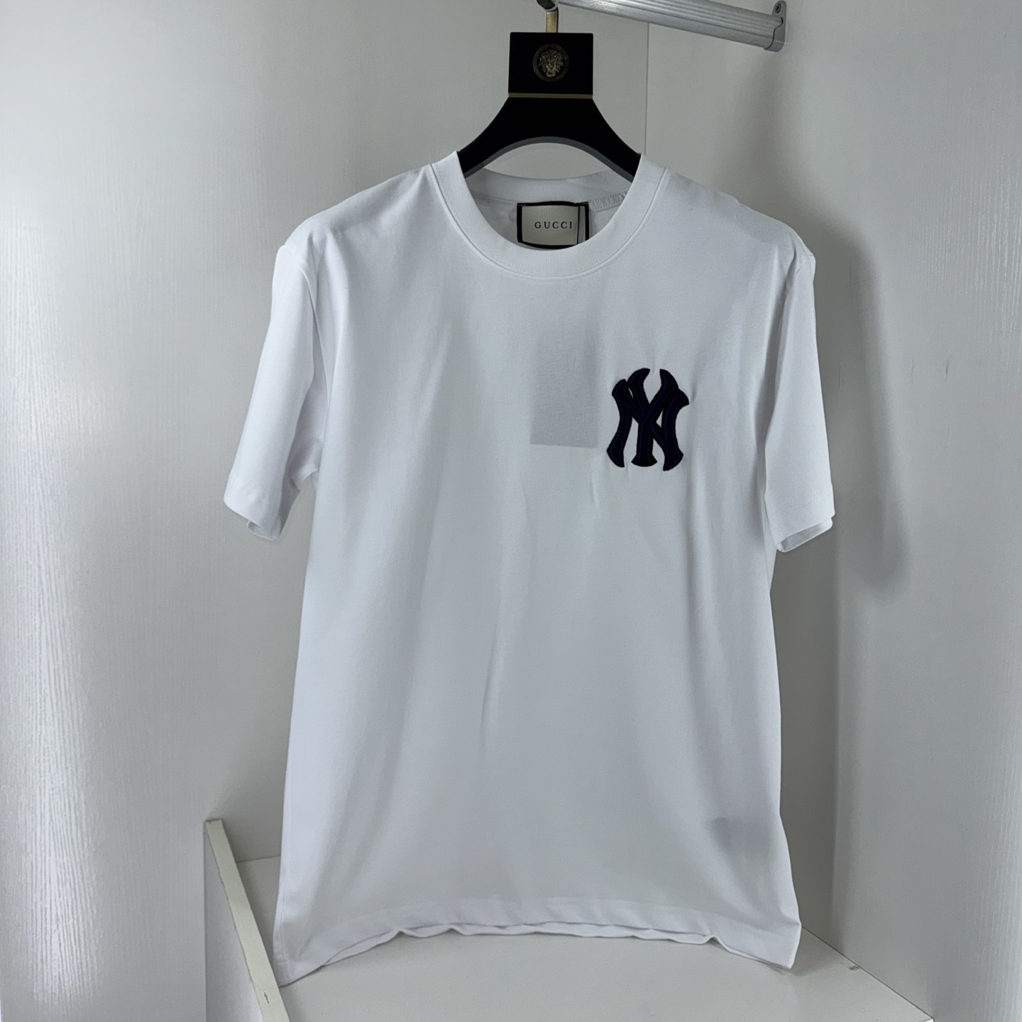注目アイテム♡ 2026 グッチ 新作 半袖Tシャツ スーパーコピー