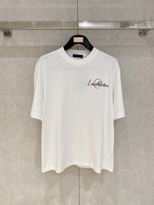 超希少！2026 ルイヴィトン 新作 半袖Tシャツ 偽物