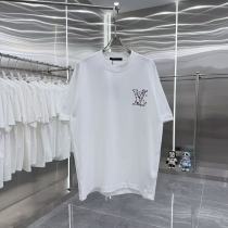 送料込 2026 ルイヴィトン 新作 半袖Tシャツ コピー