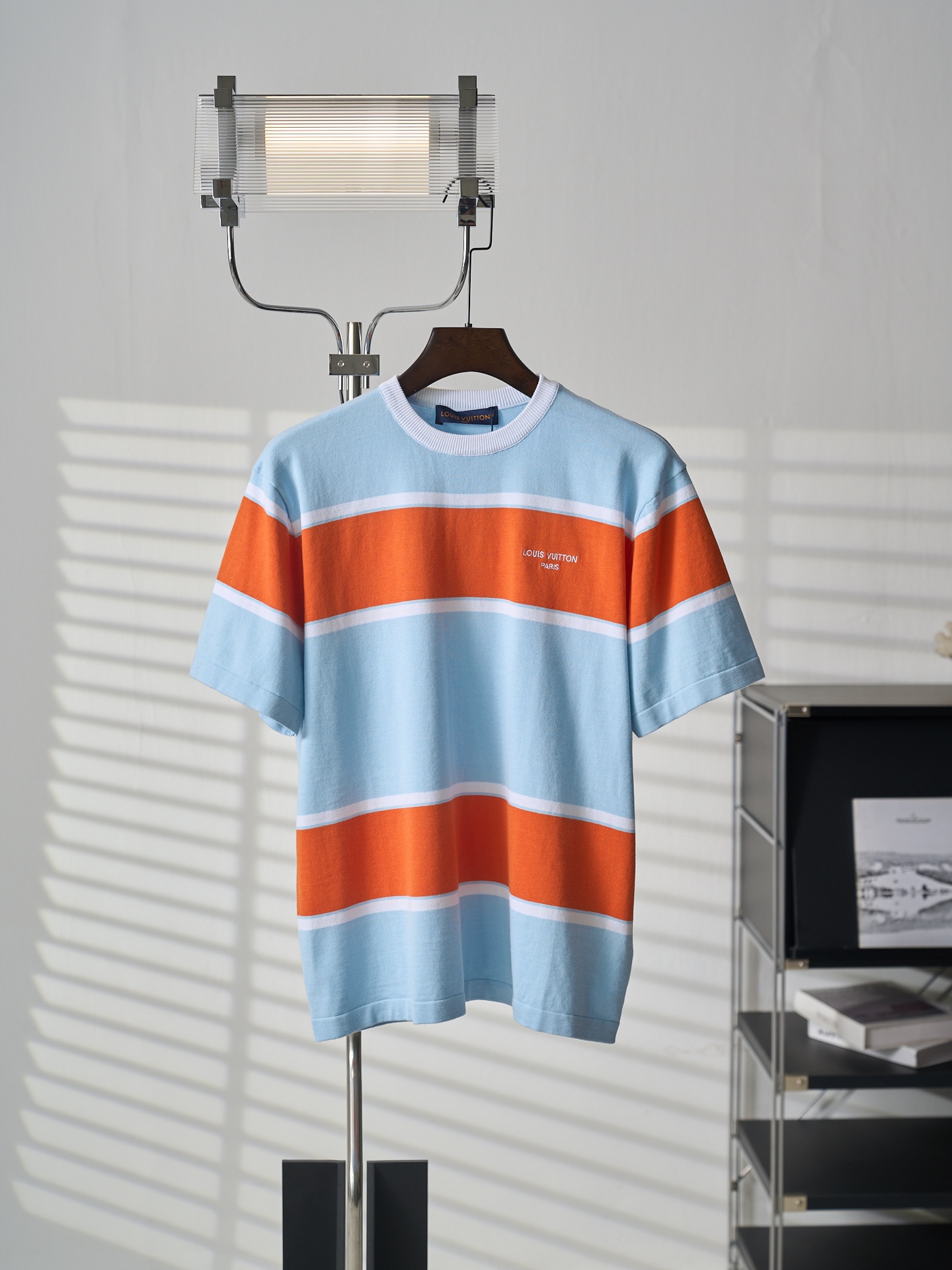 人気急上昇 2026 ルイヴィトン 新作 半袖Tシャツ 偽物