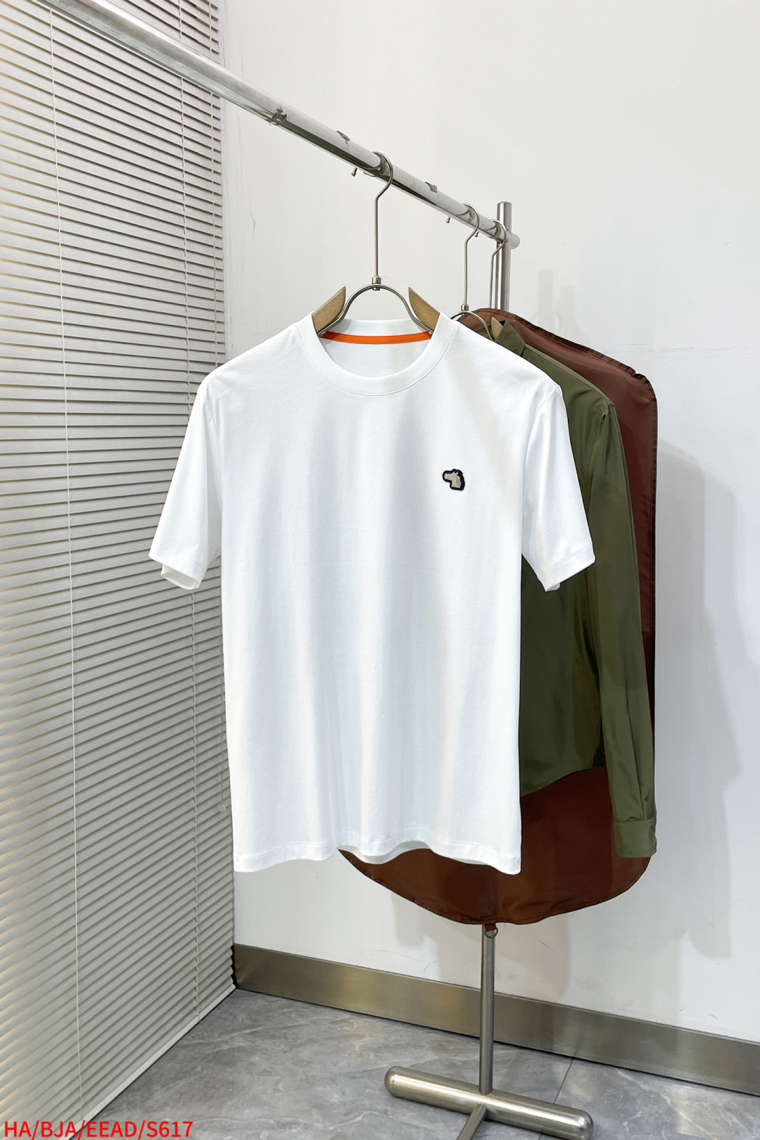 争奪戦 2026 エルメス 新作 半袖Tシャツ コピー