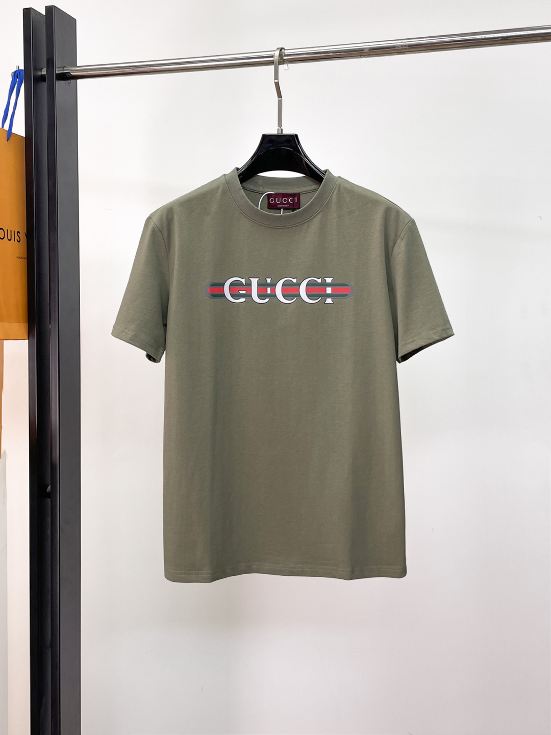絶対欲しい！2026 グッチ 新作 半袖Tシャツ 偽物