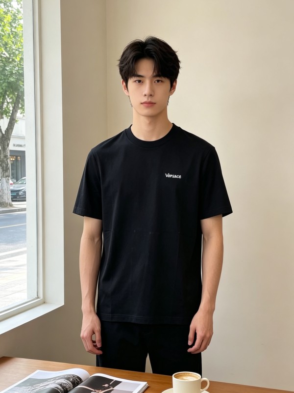 日本未入荷  2026 ヴェルサーチェ 新作 半袖Tシャツ コピー 2色