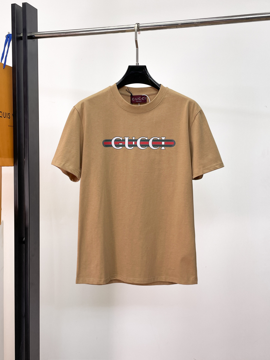 使い勝手良し 2026 グッチ 新作 半袖Tシャツ コピー