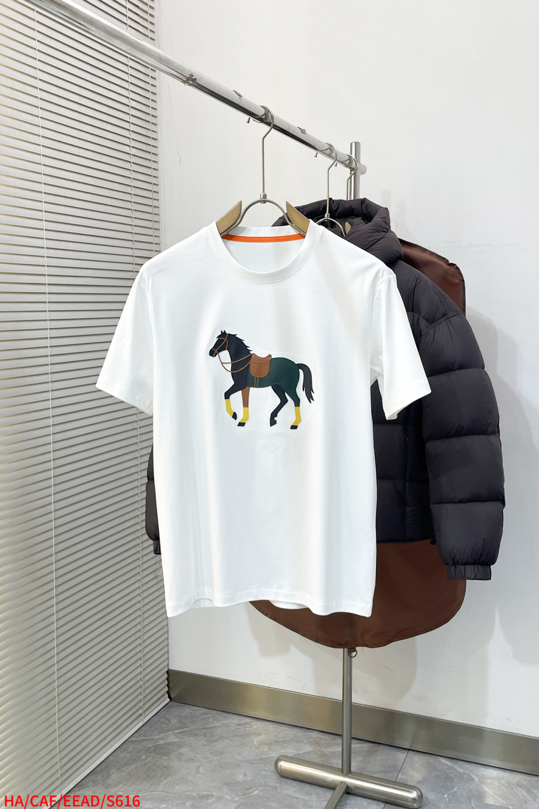 人気急上昇 2026 エルメス 新作 半袖Tシャツ コピー