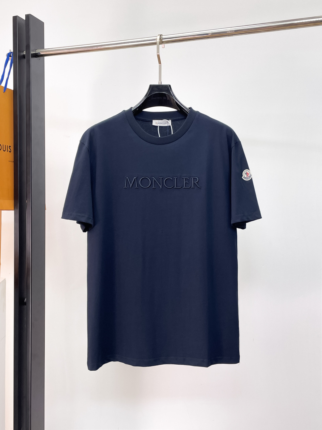 目を惹くカラー 2026 モンクレール 新作 半袖Tシャツ コピー