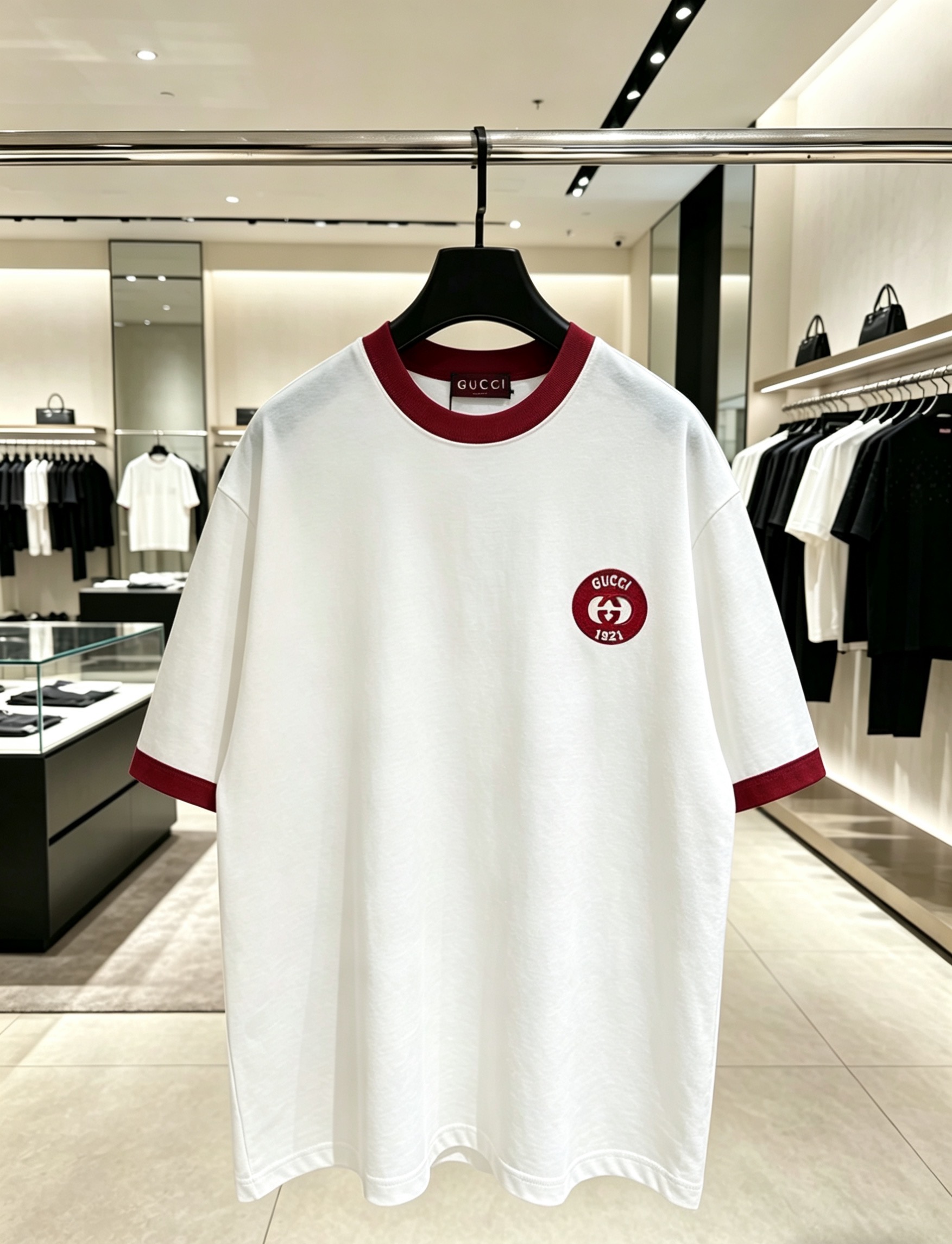 日本未入荷 2026 グッチ 新作 半袖Tシャツ コピー