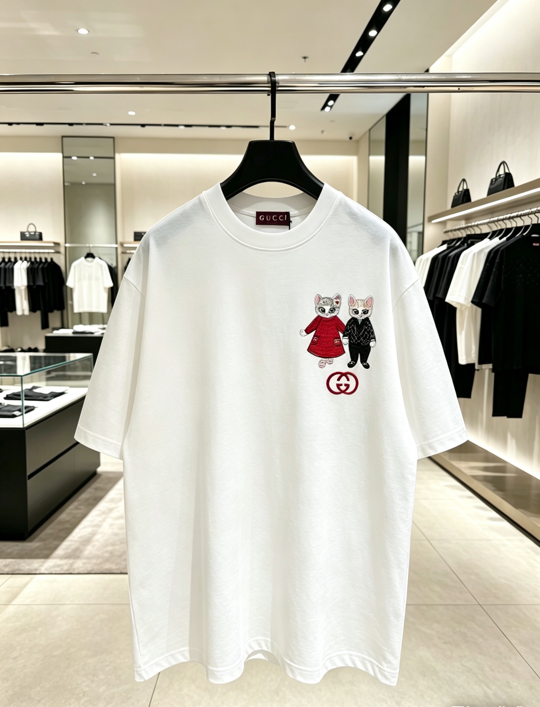争奪戦 2026 グッチ 新作 半袖Tシャツ 偽物