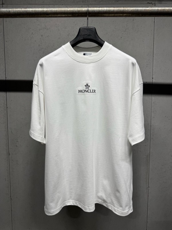 争奪戦 2026 モンクレール 新作 半袖Tシャツ 偽物