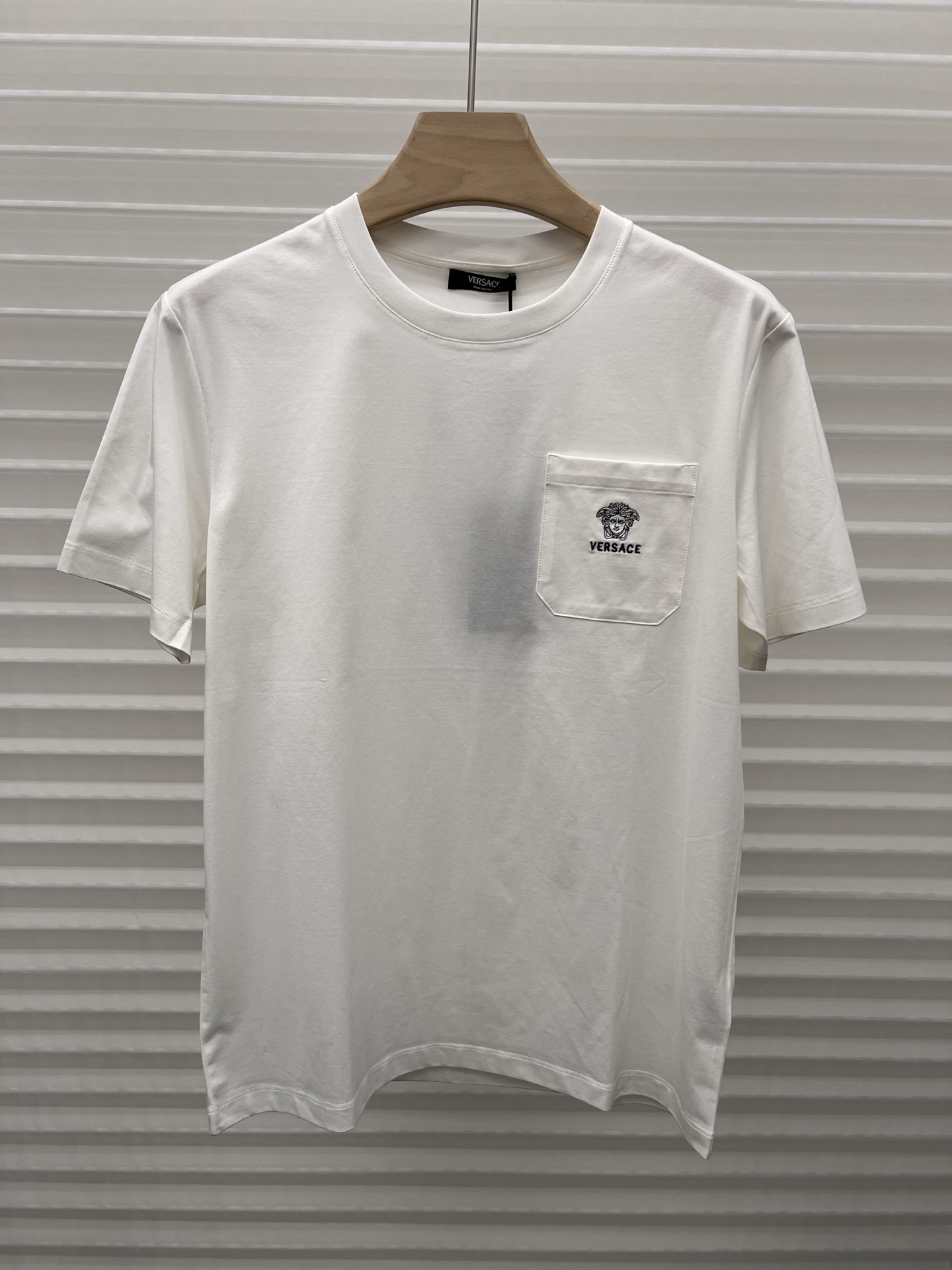 【即発】★ 2026 ヴェルサーチェ 新作 半袖Tシャツ コピー 2色