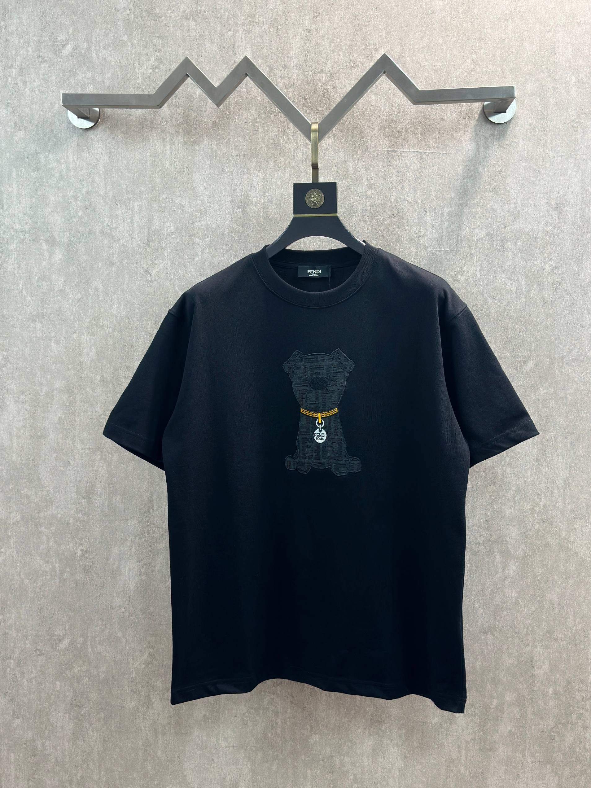 超希少！ 2026 フェンディ 新作 半袖Tシャツ コピー