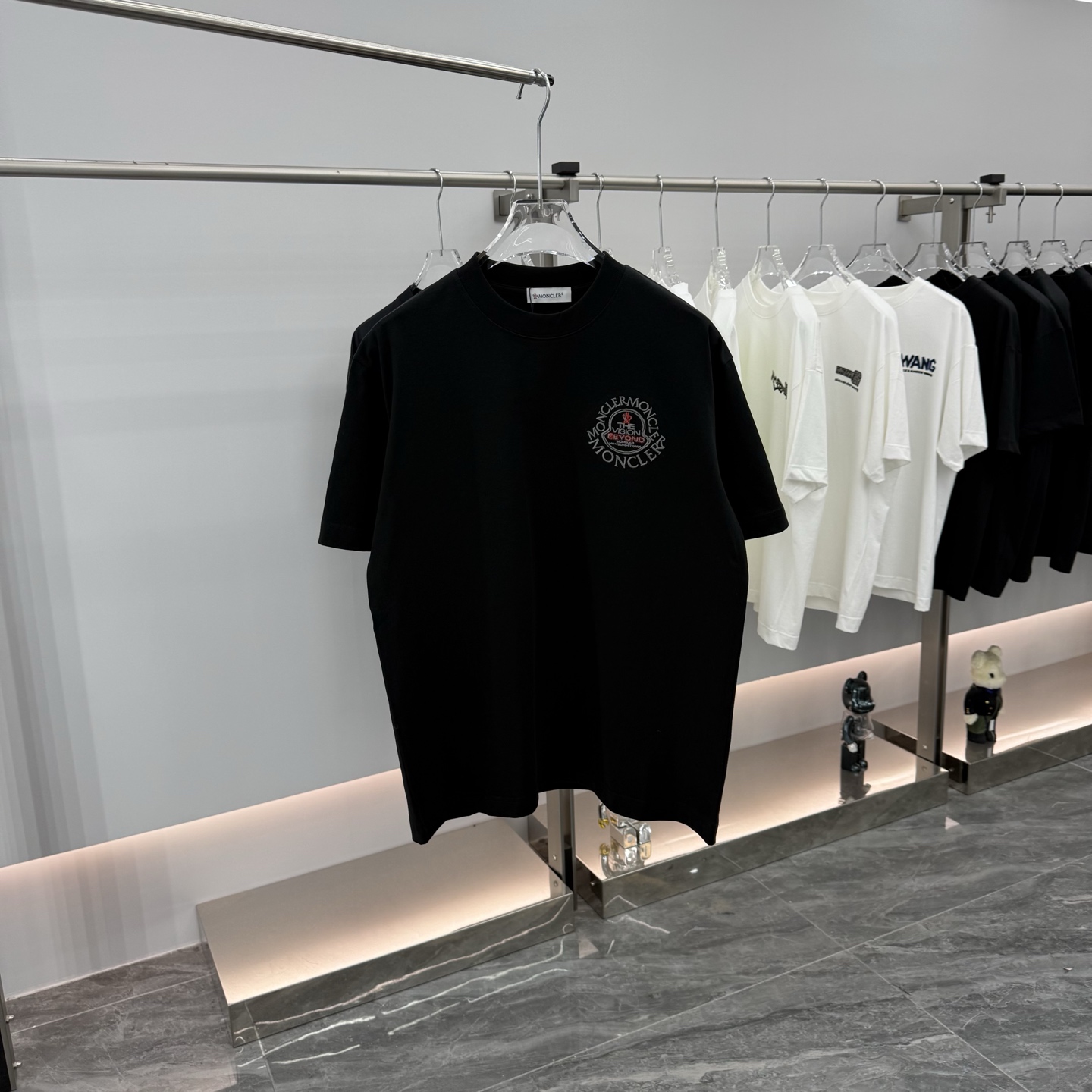 即発送！2026 モンクレール 新作 半袖Tシャツ 偽物