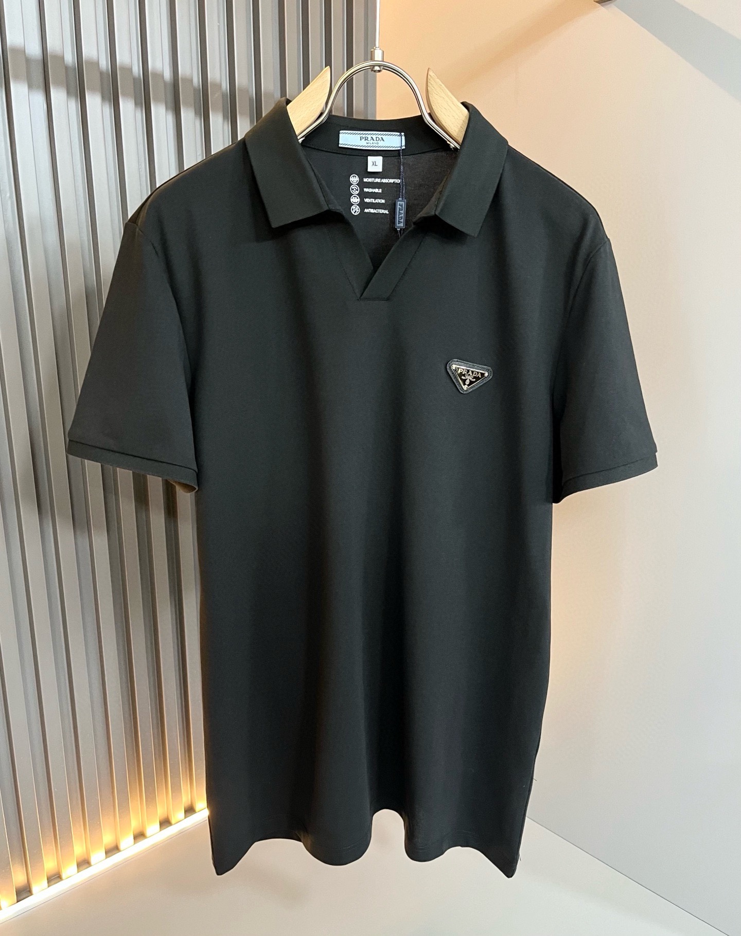 世界中で大人気♪ 2026 プラダ 新作 半袖Tシャツ コピー