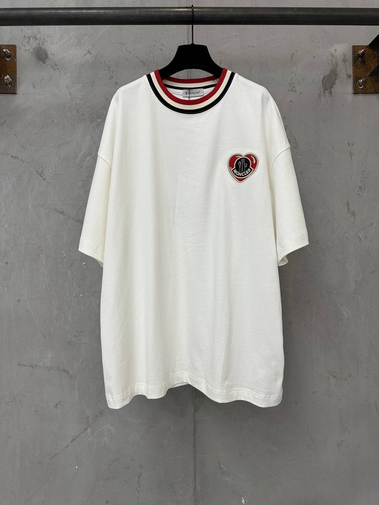 絶対欲しい！2026 モンクレール 新作 半袖Tシャツ 偽物