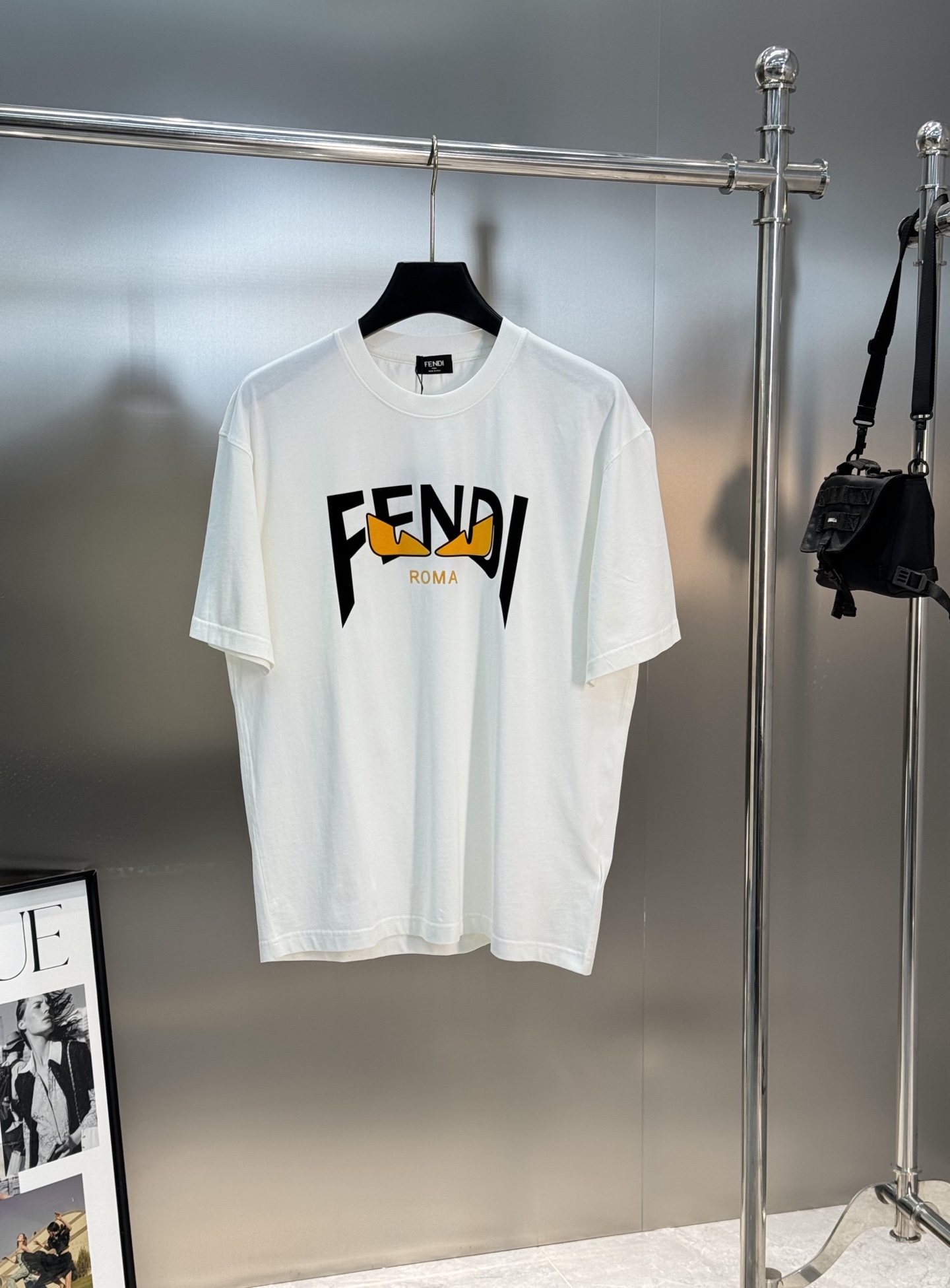 最安値挑戦  2026 フェンディ 新作 半袖Tシャツ コピー 2色